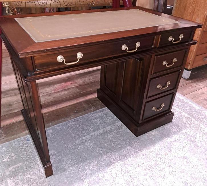 Zeer mooi massief houten Engels bureau met mooi leer inleg, Antiek en Kunst, Antiek | Kantoor en Zakelijk, Ophalen