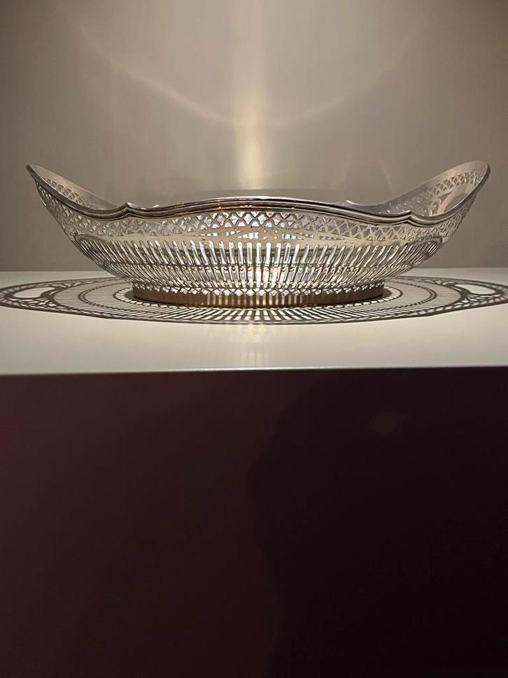 Zilveren Broodmand - Nederlands Vakmanschap, Antiek en Kunst, Antiek | Goud en Zilver, Ophalen of Verzenden