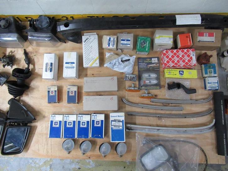 Opel onderdelen garage opruiming, Auto-onderdelen, Klein materiaal, Opel, Nieuw, Ophalen