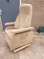 Doge Elektrische Sta-Op-relax-stoel in nieuwstaat,beige stof, Huis en Inrichting, Fauteuils, Ophalen, Zo goed als nieuw, Metaal
