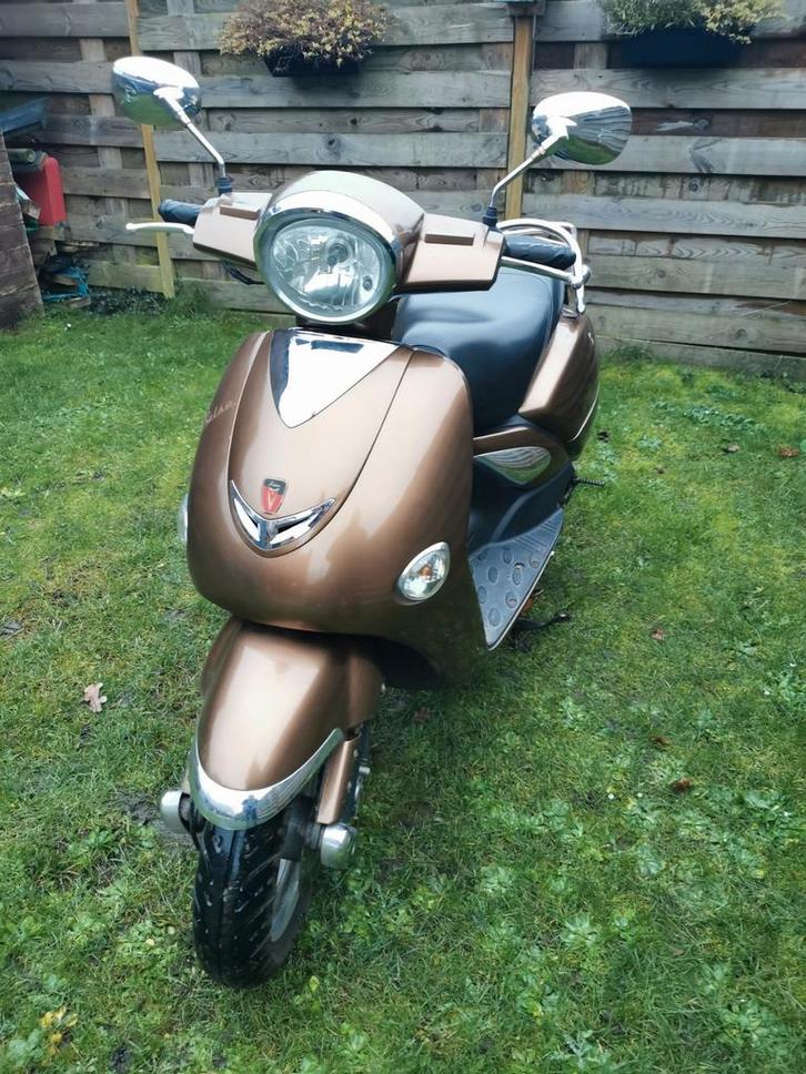 Lintex Salsa 50cc – 2019 – 4112 km – Rijdt goed, Fietsen en Brommers, Scooters | SYM, Gebruikt, Overige modellen, Benzine, Ophalen