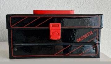 Koffer voor 12 cassettebandjes beschikbaar voor biedingen