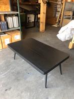 Salontafel van zwart gelakt mango hout met stalen pootjes., Huis en Inrichting, Tafels | Salontafels, Ophalen, ., 100 tot 150 cm