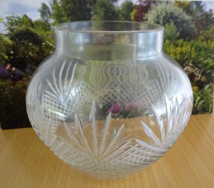Antiek Kristallen vaasje of Rozenbol, Antiek en Kunst, Antiek | Glas en Kristal, Ophalen of Verzenden