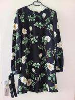 Zwarte jurk met bloemenprint, H&M, maat 38, Kleding | Dames, Jurken, Maat 38/40 (M), H&M, Zwart, Nieuw