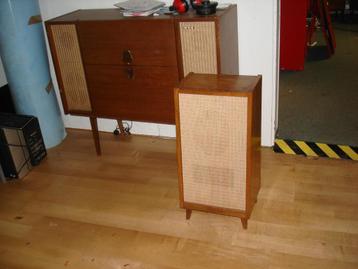 oma radio bijzet luidspreker Saba voor buizenradio basreflex beschikbaar voor biedingen