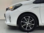Toyota Yaris 1.5 Hybrid Trend Bi-Tone Navigatie Camera Lm Ve, Auto's, 1497 cc, Gebruikt, Euro 6, 4 cilinders