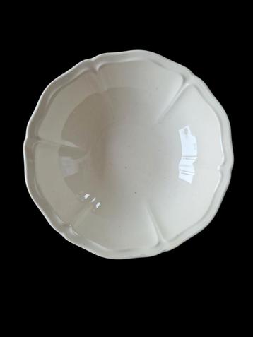 Wedgwood Queens shape schaal beschikbaar voor biedingen