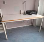 Witte bureautafel, Ophalen, In hoogte verstelbaar, Zo goed als nieuw, Bureau