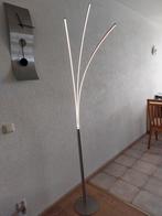 Booglamp met 3 ledlichten. Dimbaar ,op zilverkleurige voet., Ophalen, MODERN., Zo goed als nieuw, Metaal