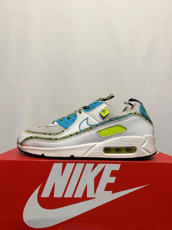 ALS NIEUW! Maat 42,5 - Nike Air Max 90 SE Worldwide, Kleding | Heren, Schoenen, Zo goed als nieuw, Sneakers of Gympen, Wit, Verzenden