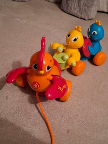 Trekspeelgoed kippen met geluid beschikbaar voor biedingen