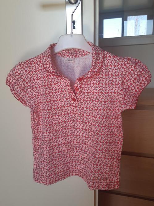 maat 98 / 104  Rood poloshirt met witte bloemetjes, Kinderen en Baby's, Kinderkleding | Maat 98, Zo goed als nieuw, Meisje, Shirt of Longsleeve