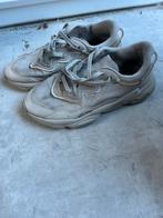 Adidas ozweego creme 43, Kleding | Heren, Schoenen, Ophalen of Verzenden, Gedragen, Overige kleuren