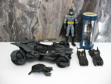 Kaveltje BATMAN Poppen, auto’s etc.   beschikbaar voor biedingen