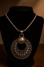 Vintage Zilverkleurige Ketting met Hanger, Nieuw, Ophalen of Verzenden, Zilver, Overige materialen