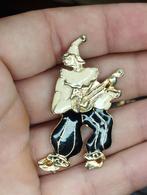 prachtige vintage broche muzikant met gitaar, Ophalen of Verzenden, Zo goed als nieuw, Overige materialen