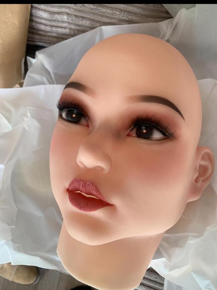 Roanyer Lily Siliconen Masker - Nieuw, Hobby en Vrije tijd, Kostuums, Theaterbenodigdheden en LARP, Nieuw, Accessoires, Verzenden