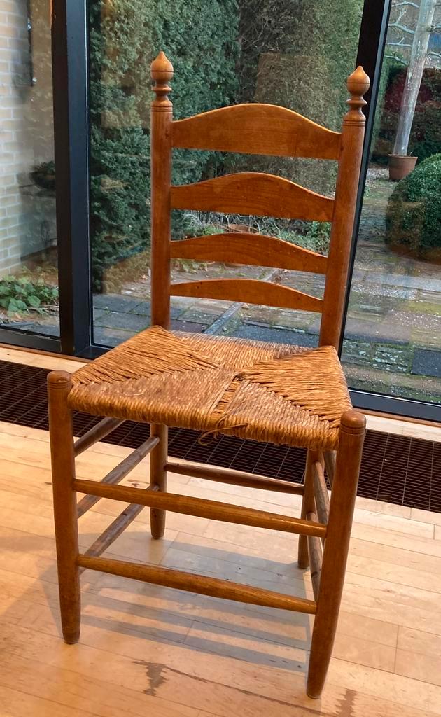 6 traditionele Staphorster knopstoelen met biezen zitting, Antiek en Kunst, Antiek | Meubels | Stoelen en Banken, Ophalen