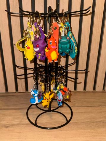 Nieuw: partij Disney/Pokémon Sleutelhangers met carrousel beschikbaar voor biedingen