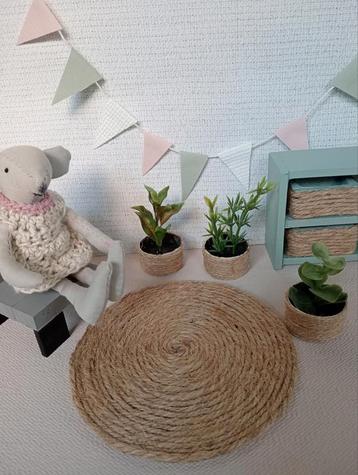 Plantje /vloerkleedje jute voor poppenhuis of muizenhuis  beschikbaar voor biedingen