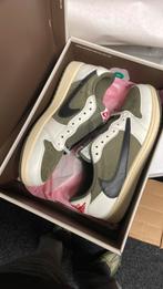 Jordan 1 low Travis scott Medium olive, Kleding | Heren, Schoenen, Ophalen of Verzenden, Nieuw, Overige kleuren