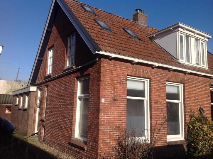 TWEE ONDER EEN KAP. 1939 Compleet gerenoveerd voor € 30 K., Huizen en Kamers, Huizen te koop, Friesland, tot 200 m², Twee onder één kap