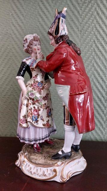 19e eeuws KONINKLIJK ROYAL VIENNA porseleinen beeldje beschikbaar voor biedingen