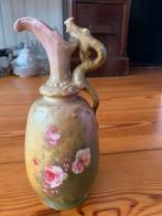 Antieke Vaas met Bloemmotief en Drakenhandvat, Ophalen of Verzenden