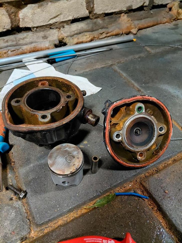 Top Performance 70cc Minarelli Cilinder - Zo goed als nieuw!, Fietsen en Brommers, Brommeronderdelen | Algemeen, Zo goed als nieuw