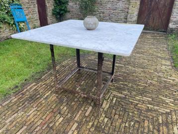 Tafel Eettafel Tuintafel met marmer met stoer onderstel Fr beschikbaar voor biedingen