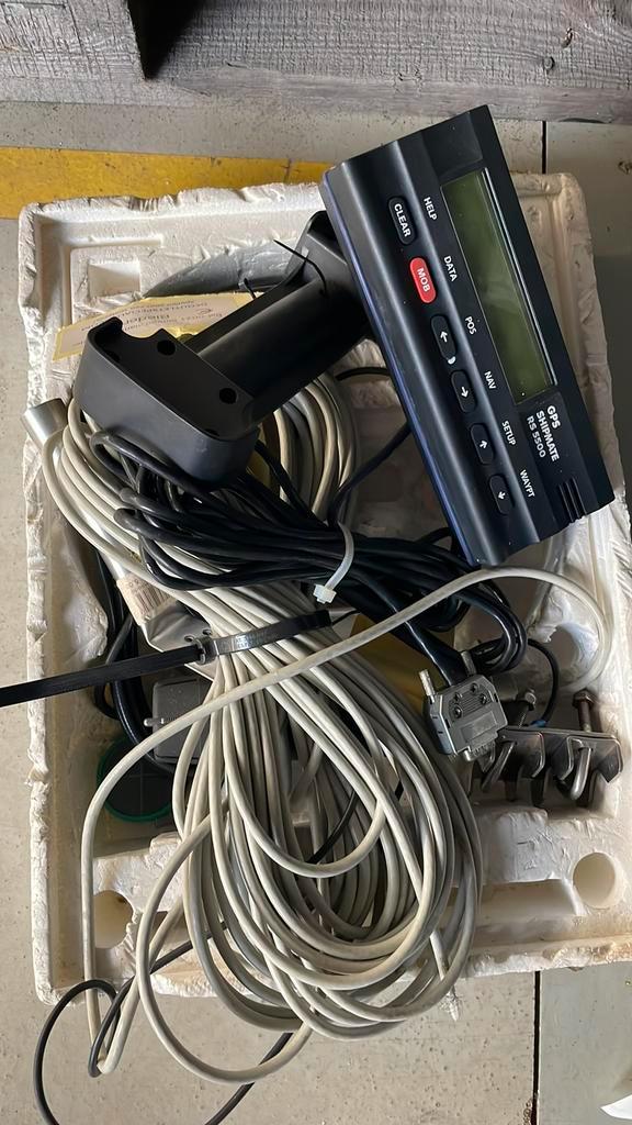 Uitverkoop: Bakken met bootonderdelen, Watersport en Boten, Bootonderdelen, Zo goed als nieuw, Motor en Techniek, Motorboot, Ophalen