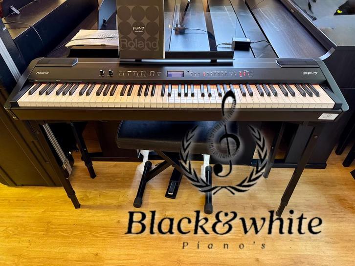 Professionele stage piano Roland fp7 . Kruk,koffer, Garantie, Muziek en Instrumenten, Keyboards, Zo goed als nieuw, 88 toetsen