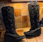 Zwarte suède laarzen maat 37, Kleding | Dames, Schoenen, Ophalen of Verzenden, Gedragen, Zwart, Hoge laarzen