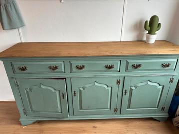 Dressoir beschikbaar voor biedingen