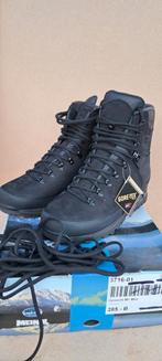 Meindl Island Pro M1 bergschoenen, maat 44,5.  Nieuw, Ophalen of Verzenden, Nieuw, Schoenen
