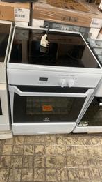 Inductie fornuis Indesit wit, Ophalen of Verzenden
