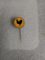 Een metalen speldje van "" De Zwarte Kip"" advocaat., Verzamelen, Speldjes, Pins en Buttons, Ophalen of Verzenden, Zo goed als nieuw