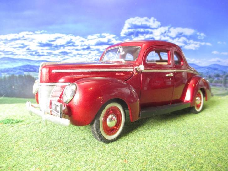 1:18 1940 Ford deLuxe Coupe - Motormax metallic-rood, Hobby en Vrije tijd, Modelauto's | 1:18, Gebruikt, Ophalen of Verzenden