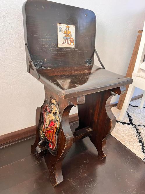 Antieke Bidstoel met Houtsnijwerk en Tegeltje, Antiek en Kunst, Antiek | Meubels | Stoelen en Banken, Ophalen of Verzenden