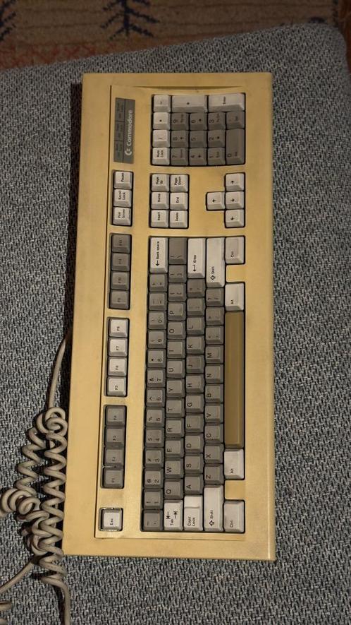 Vintage Commodore Keyboard KPQ-E99YC, Computers en Software, Toetsenborden, Gebruikt, Qwerty, Bedraad, Ophalen of Verzenden