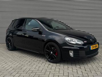 Volkswagen Golf 2.0 GTI Aut | Carplay | beschikbaar voor biedingen