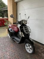 Vespa Primavera, Fietsen en Brommers, Benzine, Overige modellen, Maximaal 45 km/u, Zo goed als nieuw