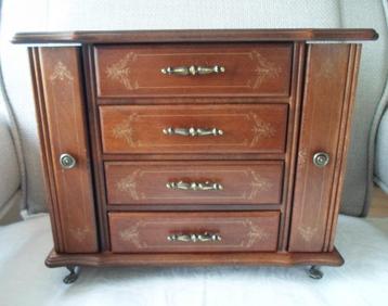 Houten sieradenkastje met muziekdoos. Vintage. beschikbaar voor biedingen
