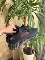 Yeezy boost 350 v2 cblack/red, Kleding | Heren, Schoenen, Ophalen of Verzenden, Zo goed als nieuw, Overige kleuren