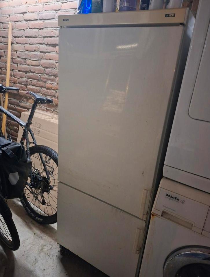 Koelkast met vriezer - Bosch, Witgoed en Apparatuur, Koelkasten en IJskasten, Gebruikt, Met aparte vriezer, 150 tot 200 liter