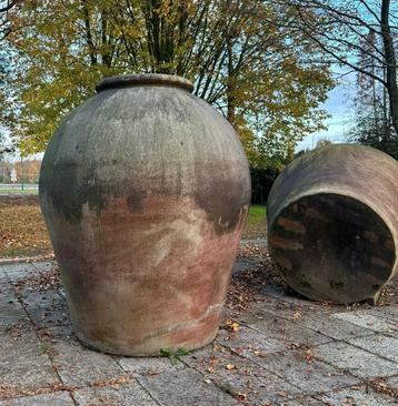 2x kruik van 2500 liter beschikbaar voor biedingen