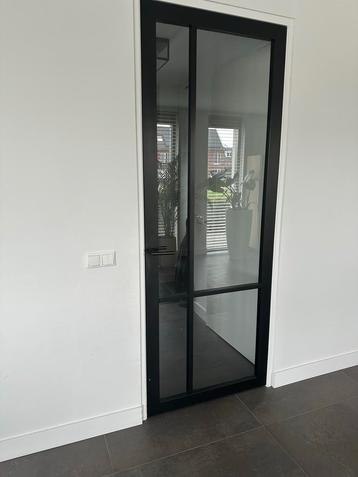 Moderne Austria Nero binnendeur met glas beschikbaar voor biedingen