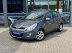 Hyundai I20 1.2i Black pack Airco Lmv, Gebruikt, 4 cilinders, Origineel Nederlands, Bedrijf