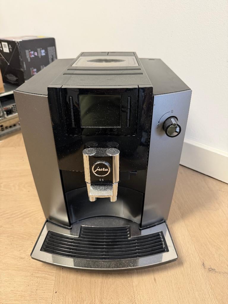 Jura e6 Koffiemachine, Witgoed en Apparatuur, Koffiezetapparaten, 10 kopjes of meer, Koffiemachine, Ophalen of Verzenden, Zo goed als nieuw